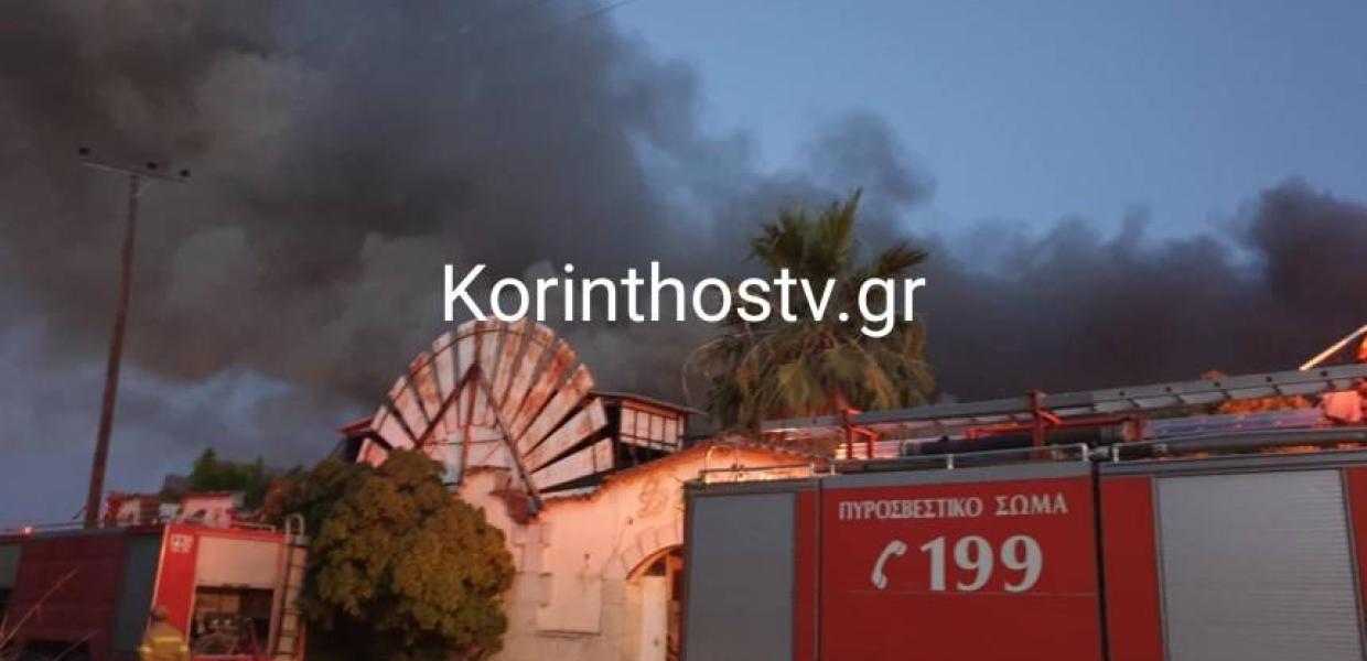 Φωτιά σε εγκαταλελειμμένο χώρο διασκέδασης – Μήνυμα από το 112 για τους καπνούς