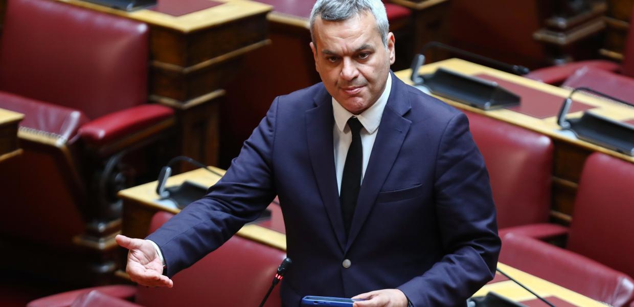 Ο Χάρης Μαμουλάκης