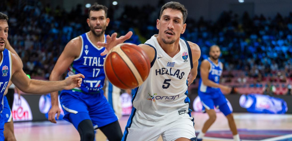 Στιγμιότυπο από το Eurobasket 2025 και τον αγώνα Ελλάδα - Ιταλία