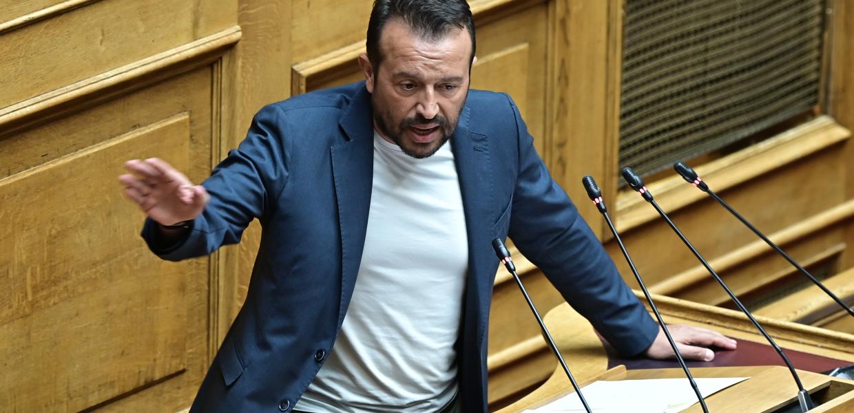 Ο Νίκος Παππάς στη Βουλή