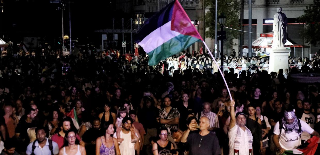 Συναυλία στα Προπύλαια στο κέντρο της Αθήνας για τη στήριξη του Global Sumud Flotilla
