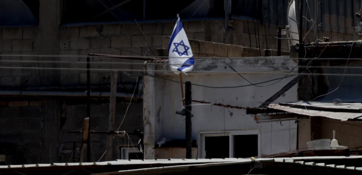 Σημαία του Ισραήλ σε κτίριο στη Δυτική Όχθη