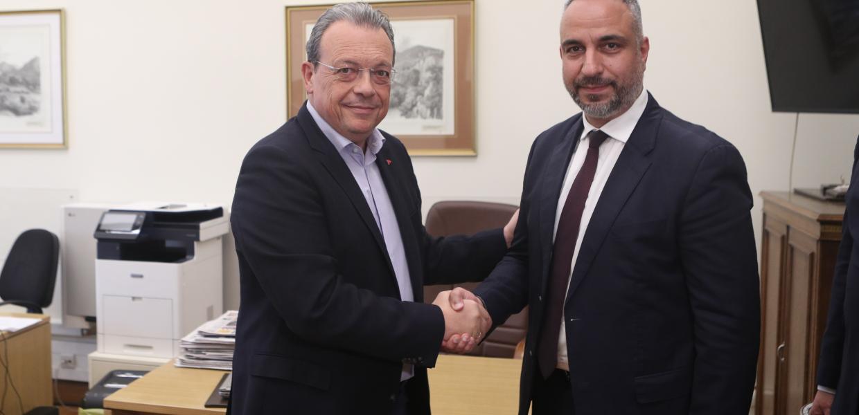 ΦΑΜΕΛΛΟΣ ΠΑΛΑΙΣΤΙΝΗ