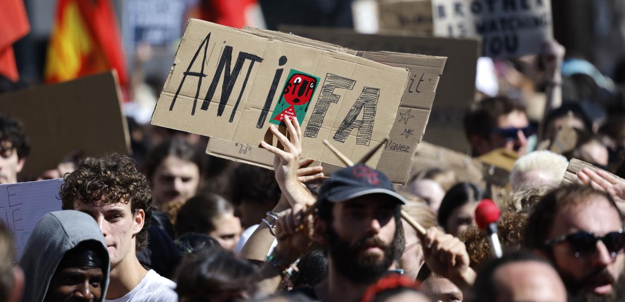 Η κυβέρνηση Ορμπαν χαρακτηρίζει «τρομοκρατική» οργάνωση το κίνημα Antifa