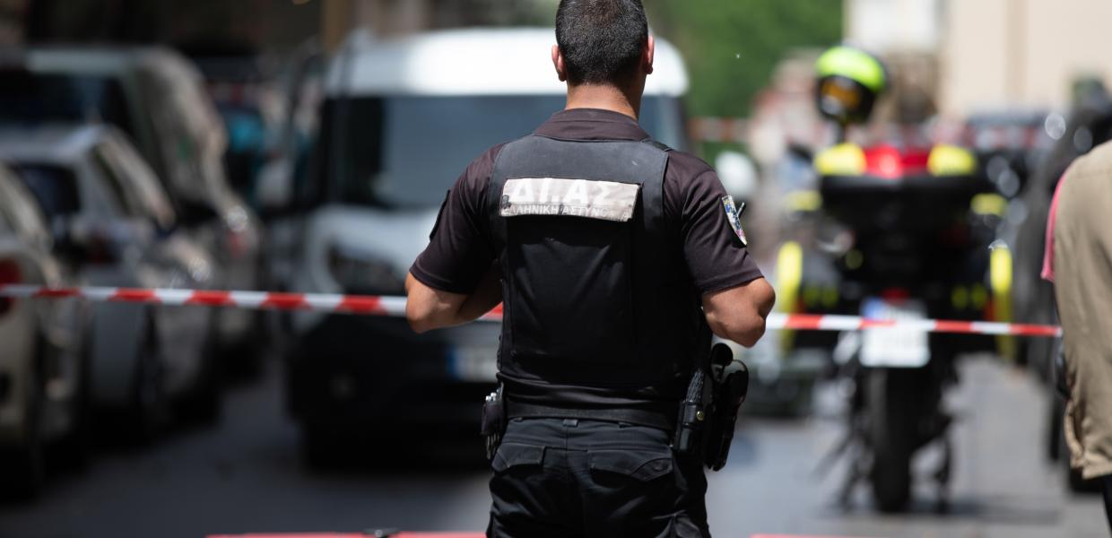 Αποκλεισμός οδού λόγω ερευνών των Αρχών για τοποθέτηση βόμβας