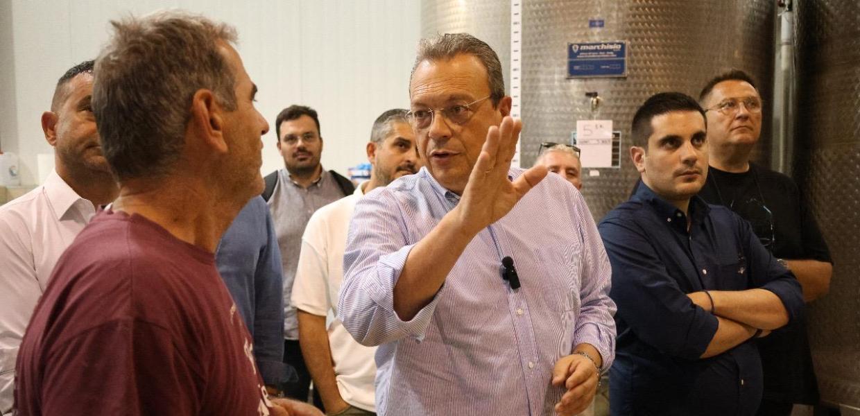 Ο Σωκράτης Φάμελλος επισκέφθηκε και ξεναγήθηκε στο οινοποιείο «Κυρ-Γιάννη» στο Γιαννακοχώρι