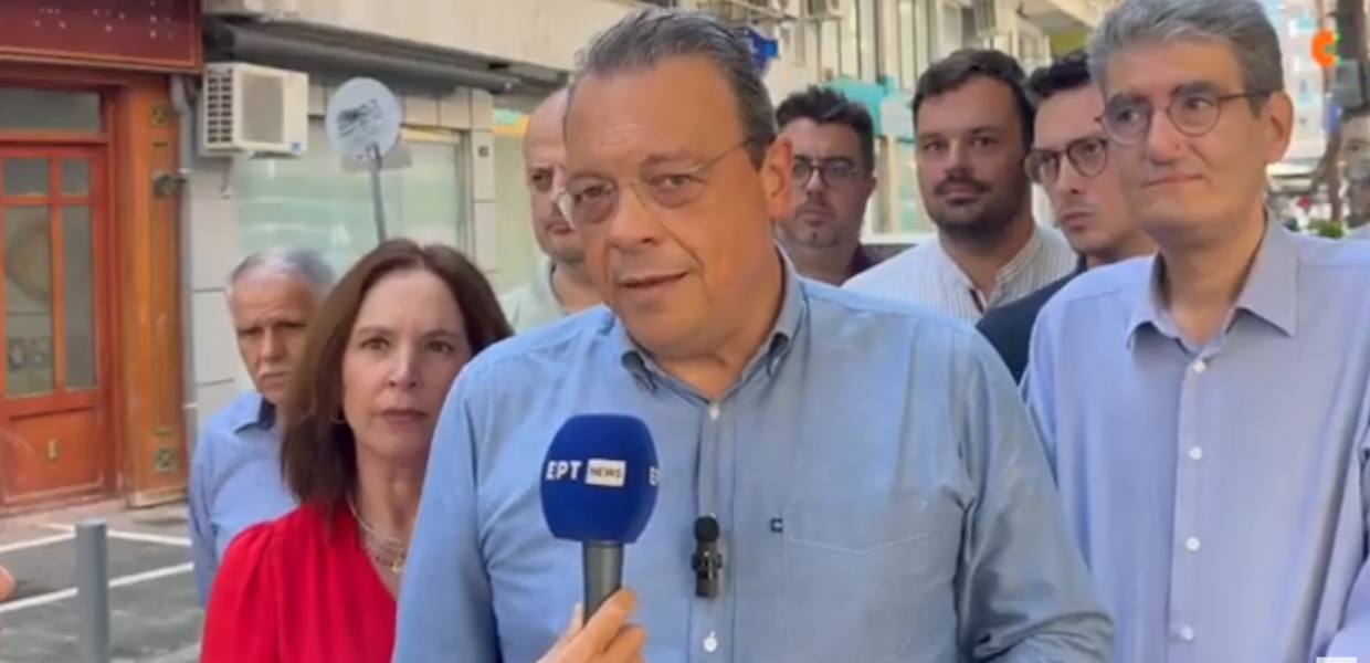 Ο Σωκράτης Φάμελλος κάνοντας δηλώσεις από την Πιερία