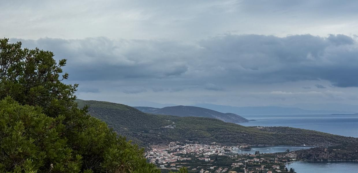καιρός συννεφιά βροχή