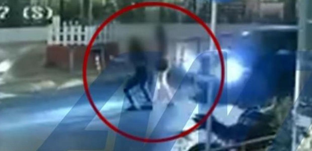 Βίντεο ντοκουμέντο δείχνει τη στιγμή που ασυνείδητος οδηγός χτυπά την 16χρονη στα Καμίνια και την εγκαταλείπει