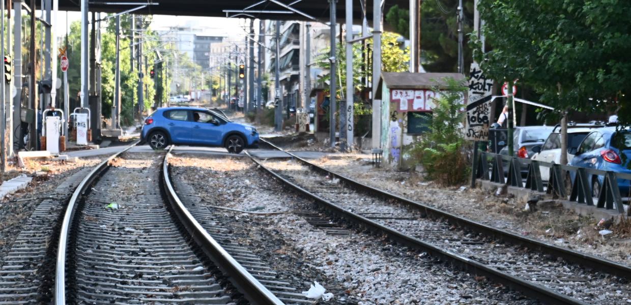 Κωνσταντινουπόλεως ΟΣΕ διάβαση ράγες σιδηρόδρομος