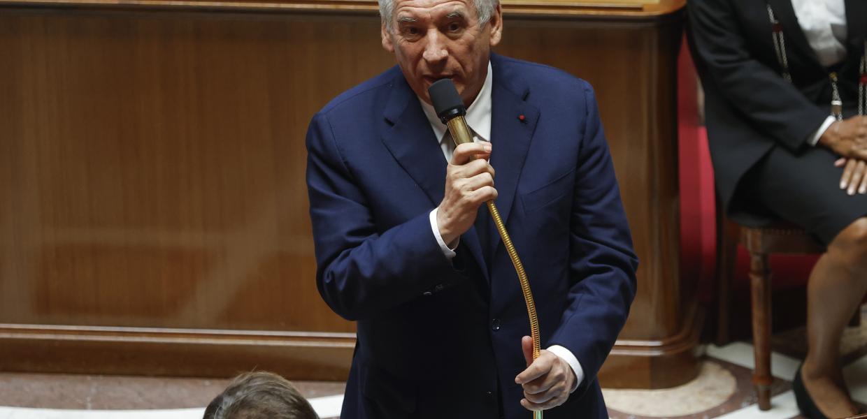 ΜΠΑΙΡΟΥ ΕΠΕΣΕ Η ΚΥΒΕΡΝΗΣΗ ΤΟΥ