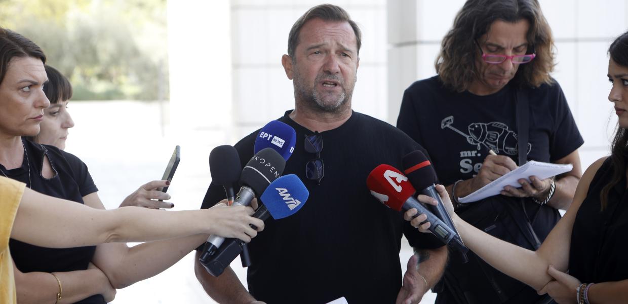 Ο Νίκος Πλακιάς κάνει δηλώσεις
