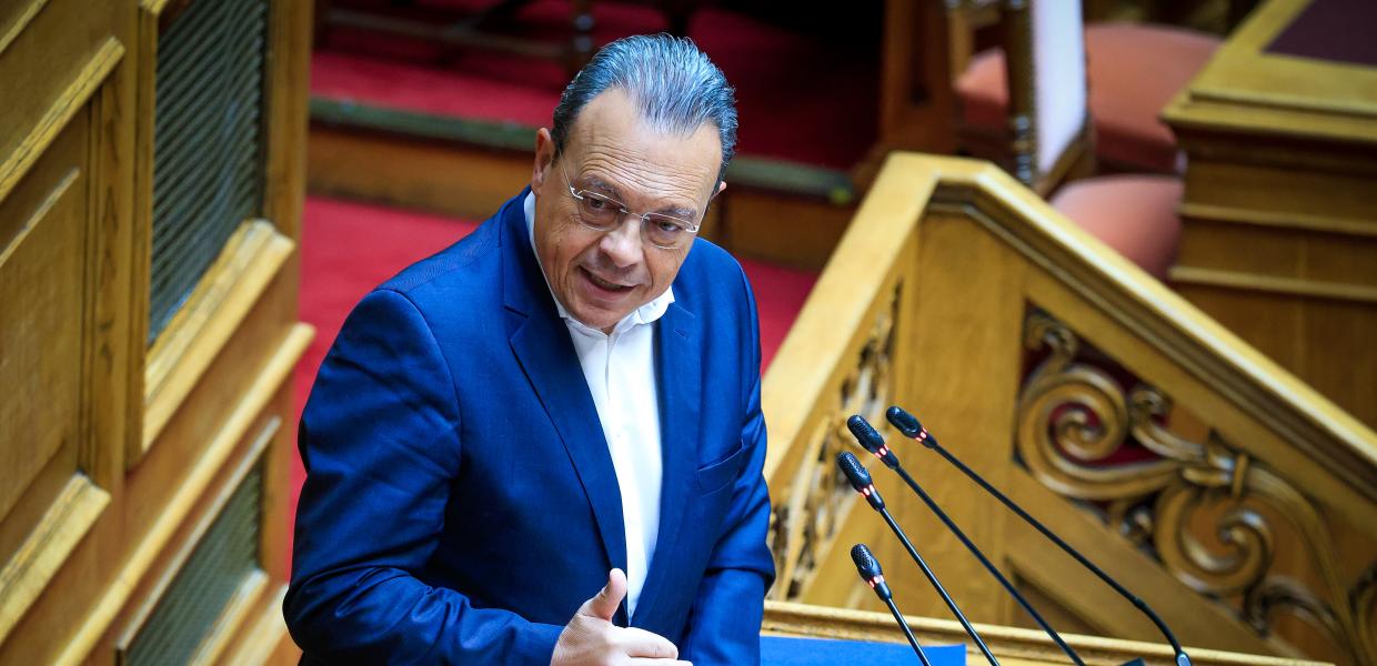 Φάμελλος 