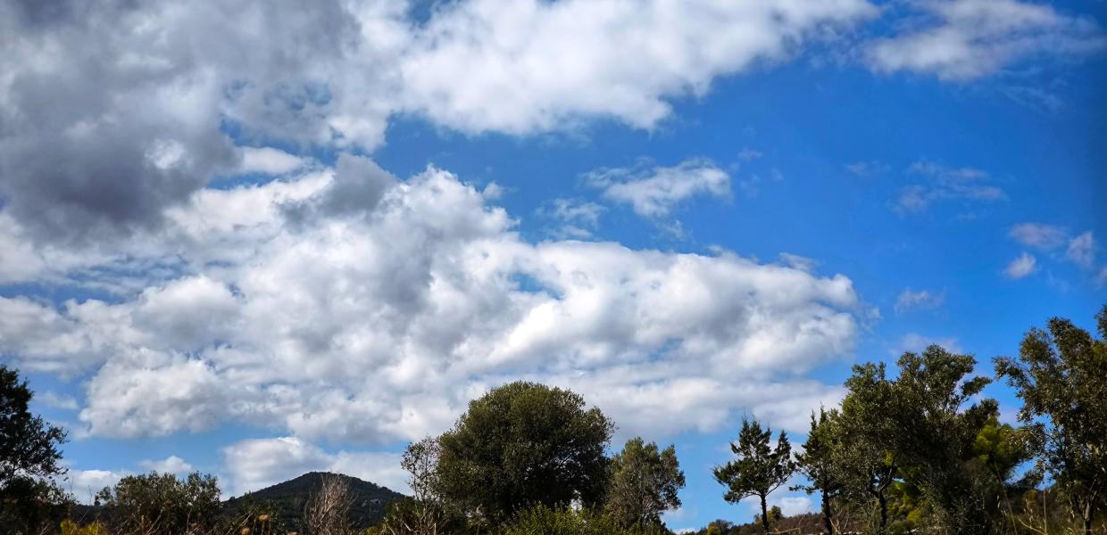 Σύννεφα στον ουρανό της Αττικής