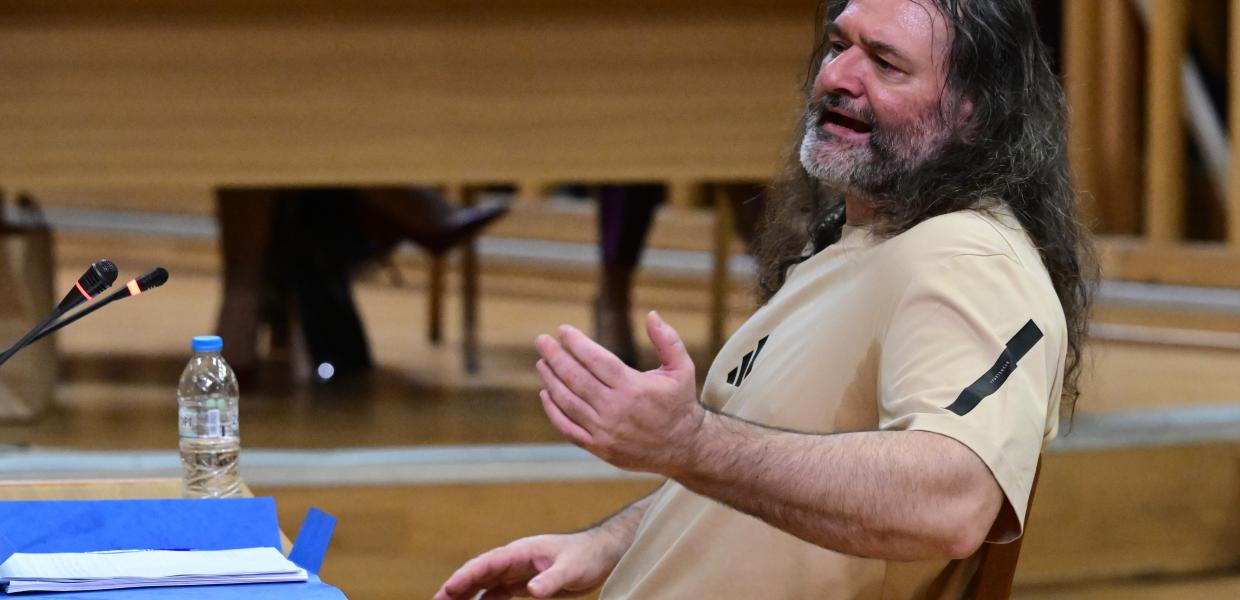 Ο Γιάννης Λαγός στη δίκη της Χρυσής Αυγής