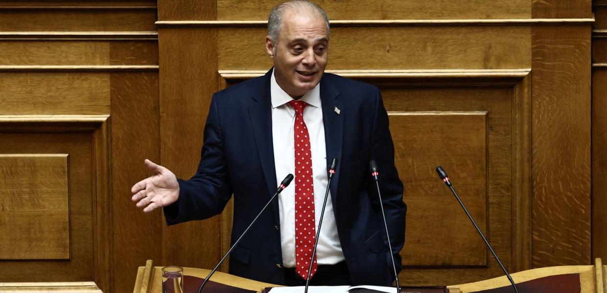 Ο Κυριάκος Βελόπουλος στο βήμα της Βουλής