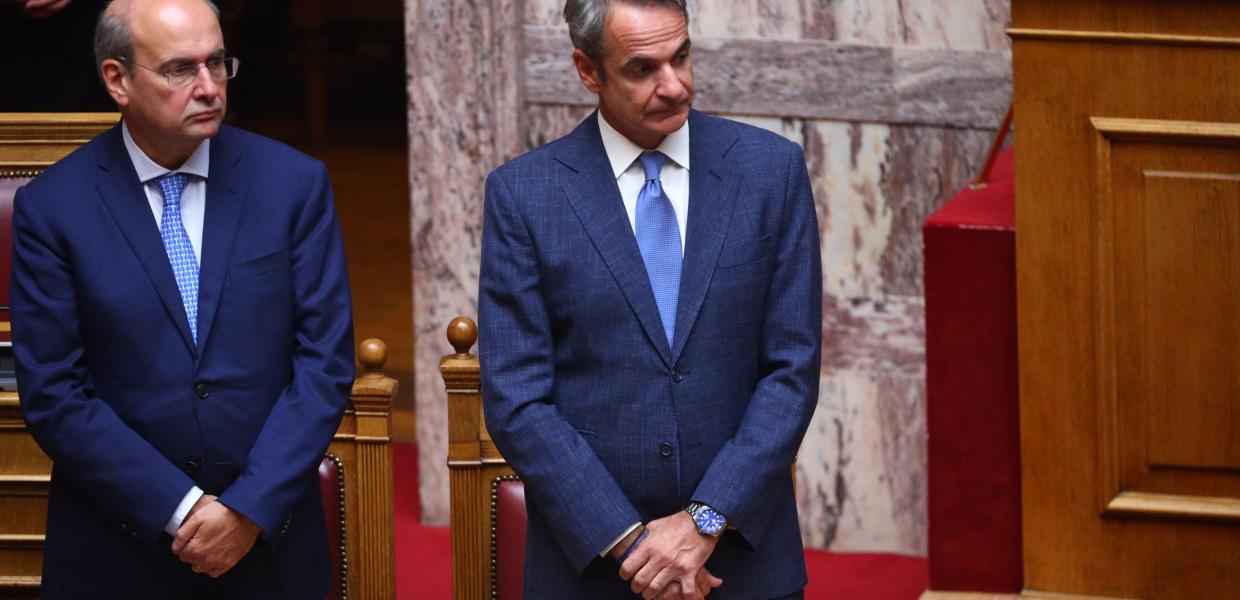 Χατζηδάκης και Μητσοτάκης στην Βουλή