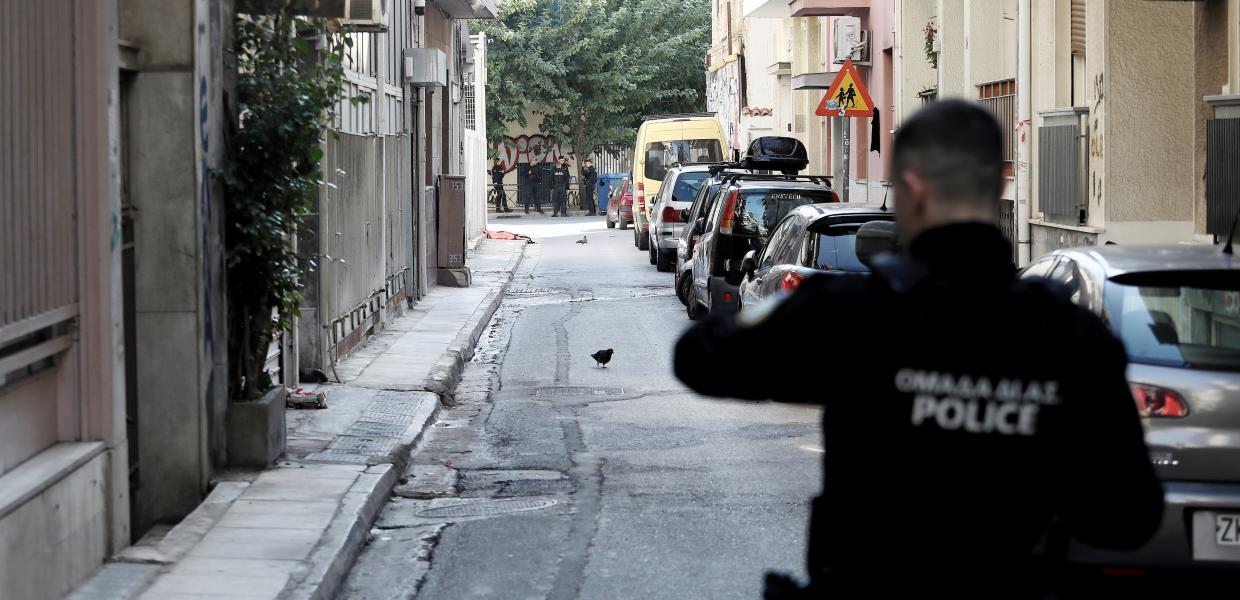 ΧΕΙΡΟΒΟΜΒΙΔΑ ΣΤΡΑΤΙΩΤΙΚΟΥ ΤΥΠΟΥ ΕΝΤΟΠΙΣΤΗΚΕ ΣΤΗΝ ΟΔΟ ΛΙΟΣΙΩΝ