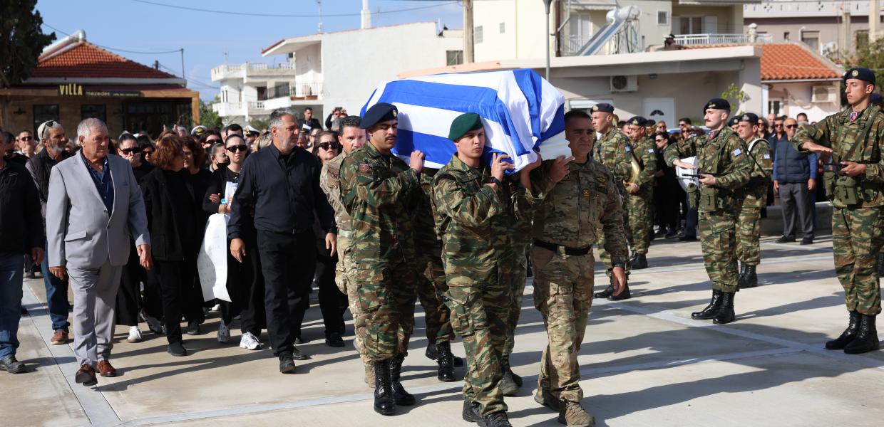 Κηδεία του 19χρονου Ραφαήλ που σκοτώθηκε στο πεδίο βολής στη Ρόδο