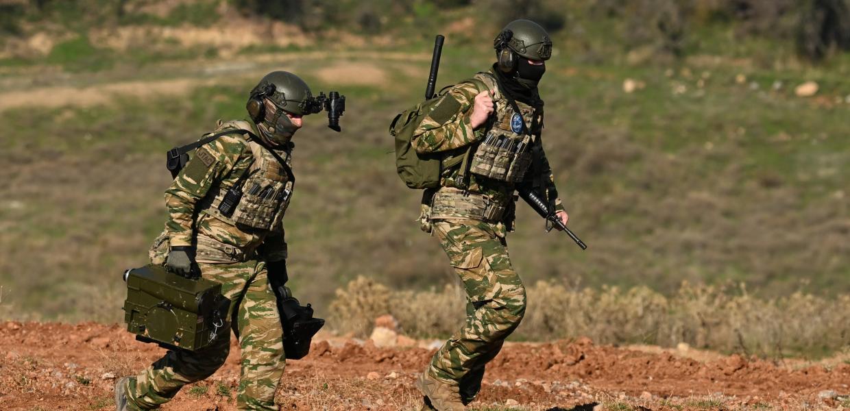 Στρατιώτες σε πεδίο βολής