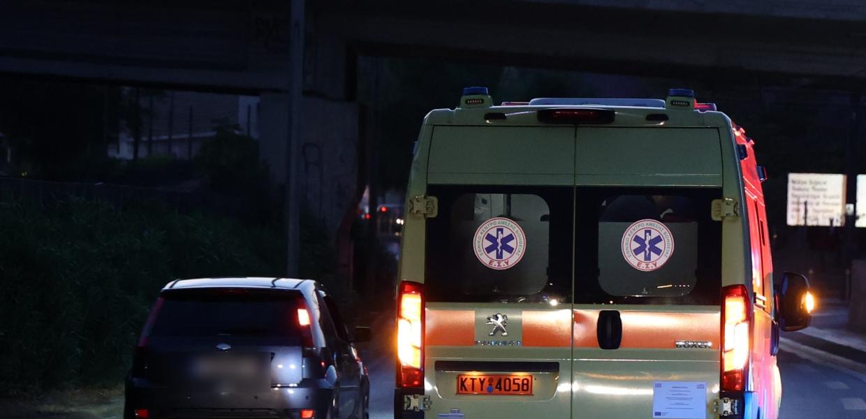 Ασθενοφόρο σε τροχαίο