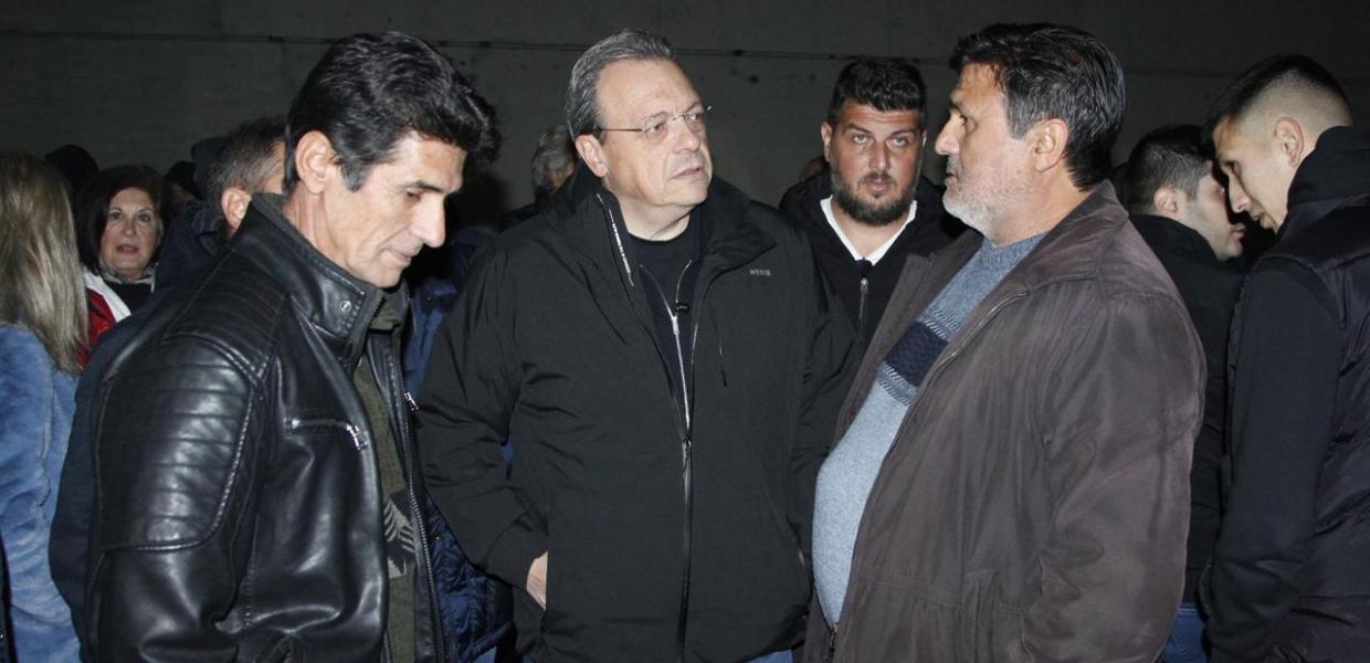 Ο Σωκράτης Φάμελλος στο αγροτικό μπλόκο στη Νίκαια Λάρισας