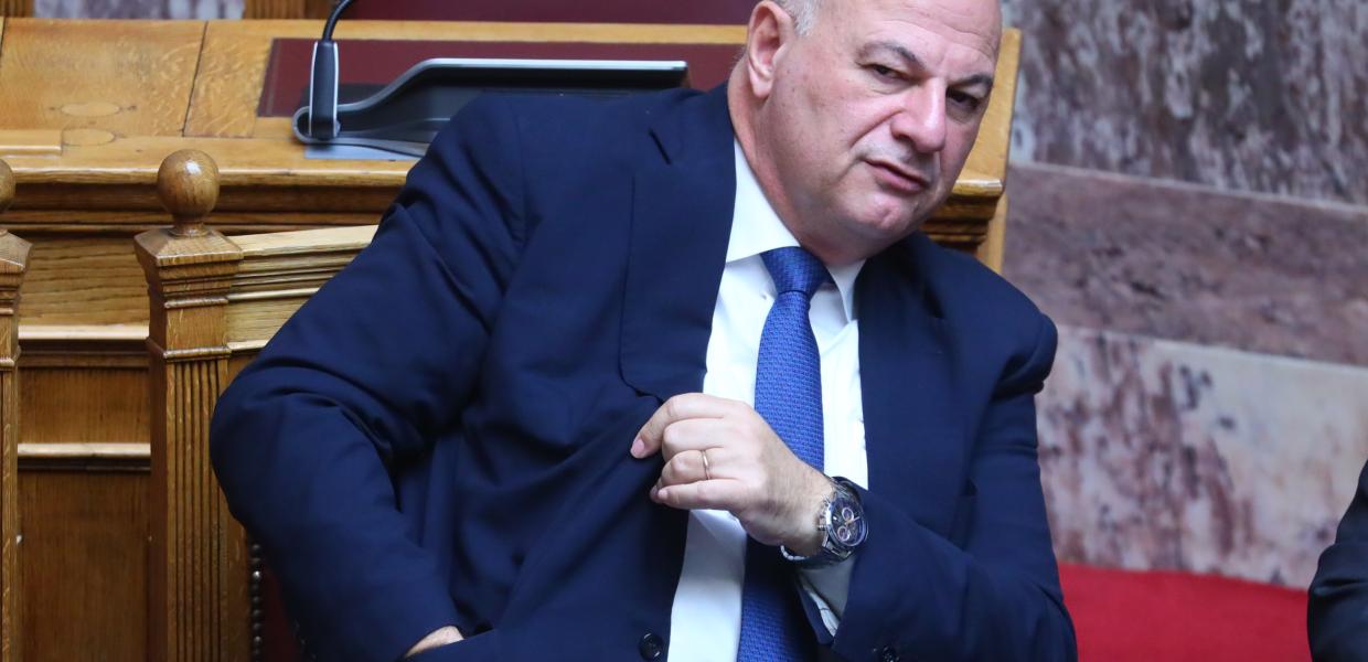 Ο Κώστας Τσιάρας στη Βουλή