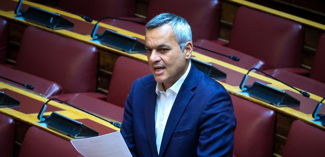 Ο Χάρης Μαμουλάκης