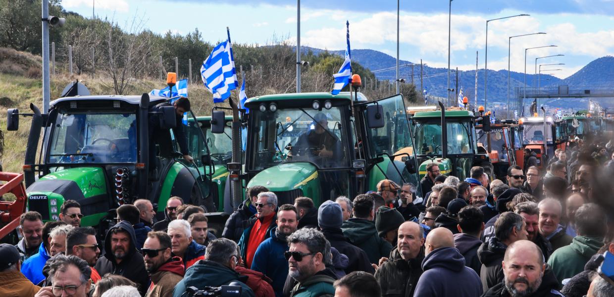 Αποκλεισμός της ΕΟ Αθηνών-Θεσσαλονίκης στα Τέμπη από αγρότες & κτηνοτρόφους του μπλόκου της Νίκαιας, 08/01/2026