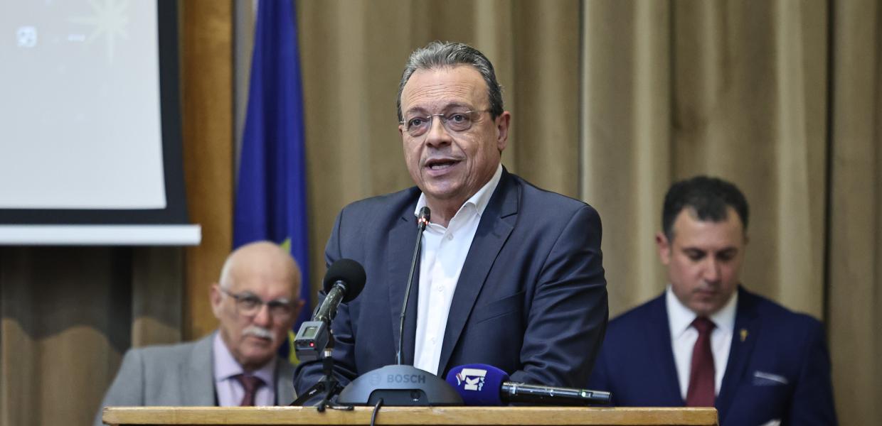 Ο Σωκράτης Φάμελλος