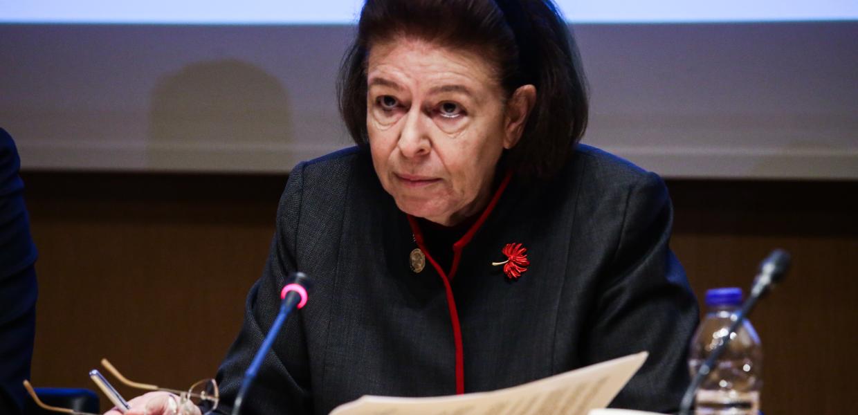 ΛΙΝΑ ΜΕΝΔΩΝΗ