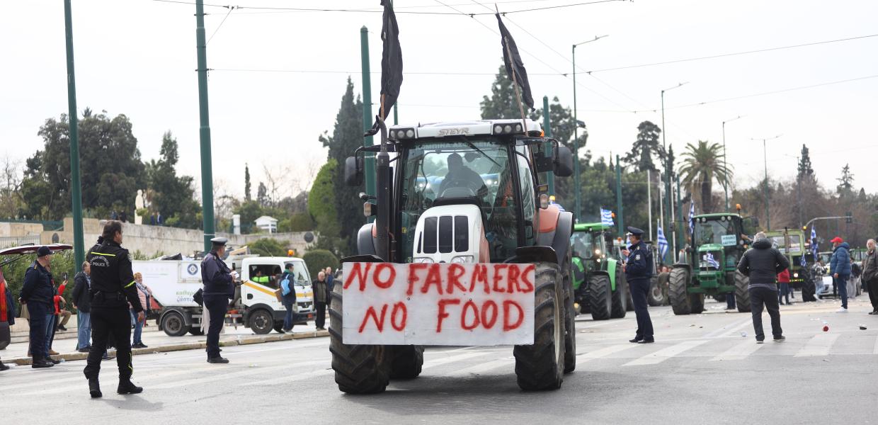 ΑΓΡΟΤΕΣ ΣΤΟ ΣΥΝΤΑΓΜΑ