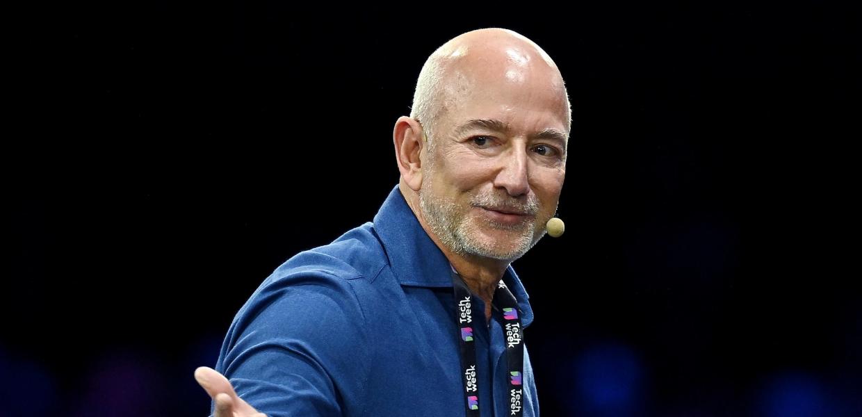 jeff bezos profile picture
