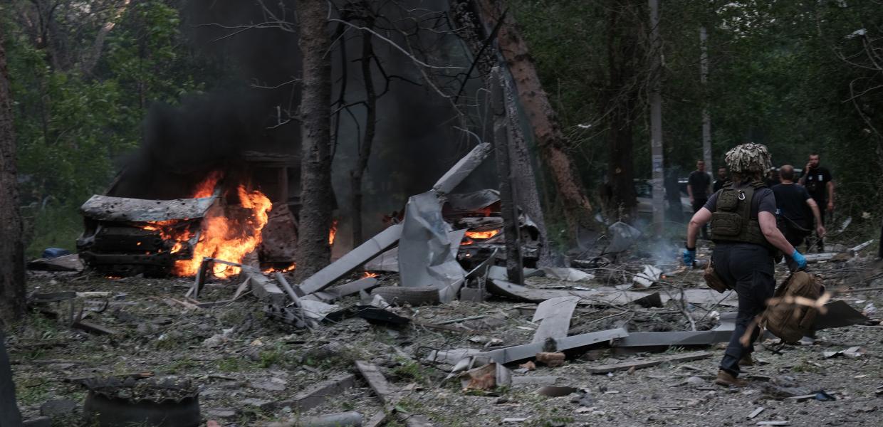 Ο Ζελένσκι κατηγορεί τη Ρωσία για πλήγμα σε εγκατάσταση πυρη