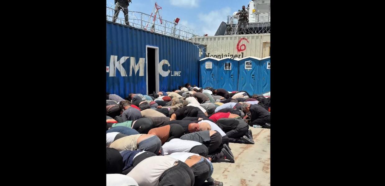 Απαχθέντες από το Ισραήλ ακτιβιστές του Global Sumud Flotilla δεμένοι πισθάγκωνα