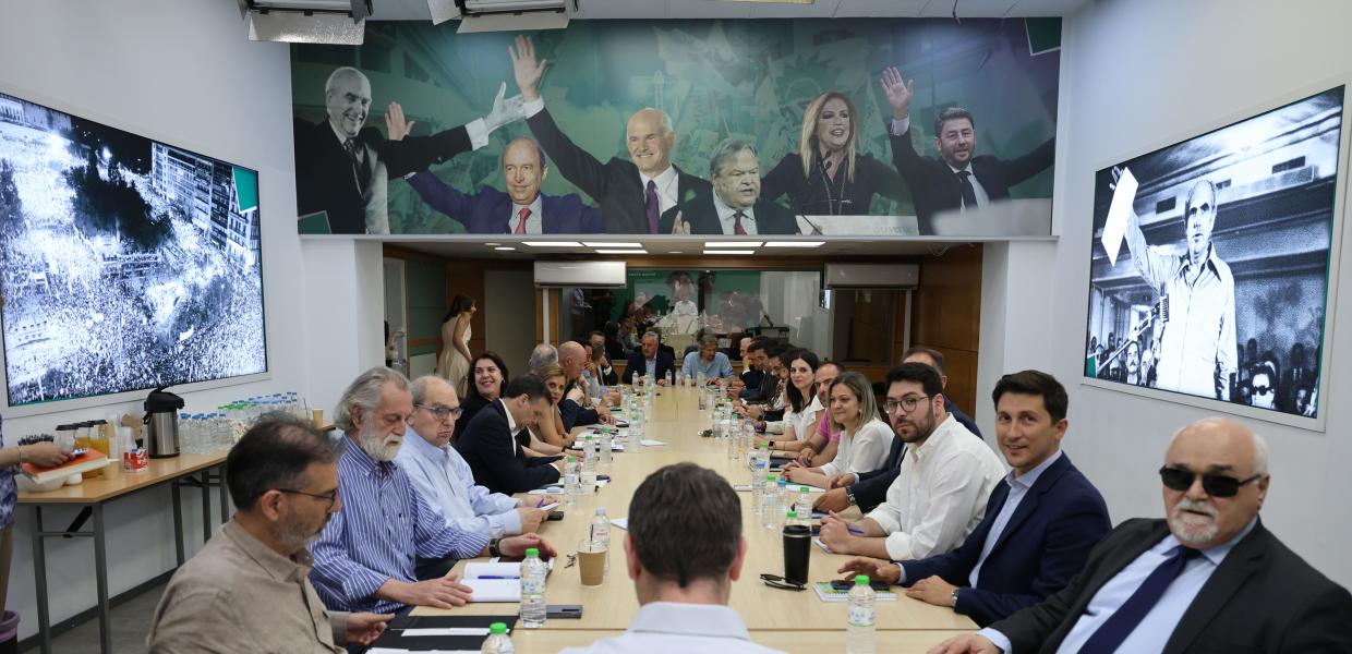 Ο Ανδρουλάκης δεν πιστεύει ότι ο Μητσοτάκης θα πέσει από το 