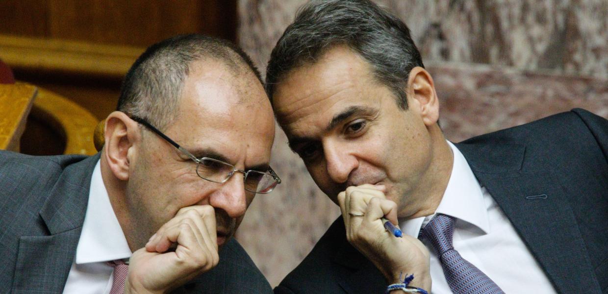 Συνταγματική αναθεώρηση fast track και στο βάθος κάλπες