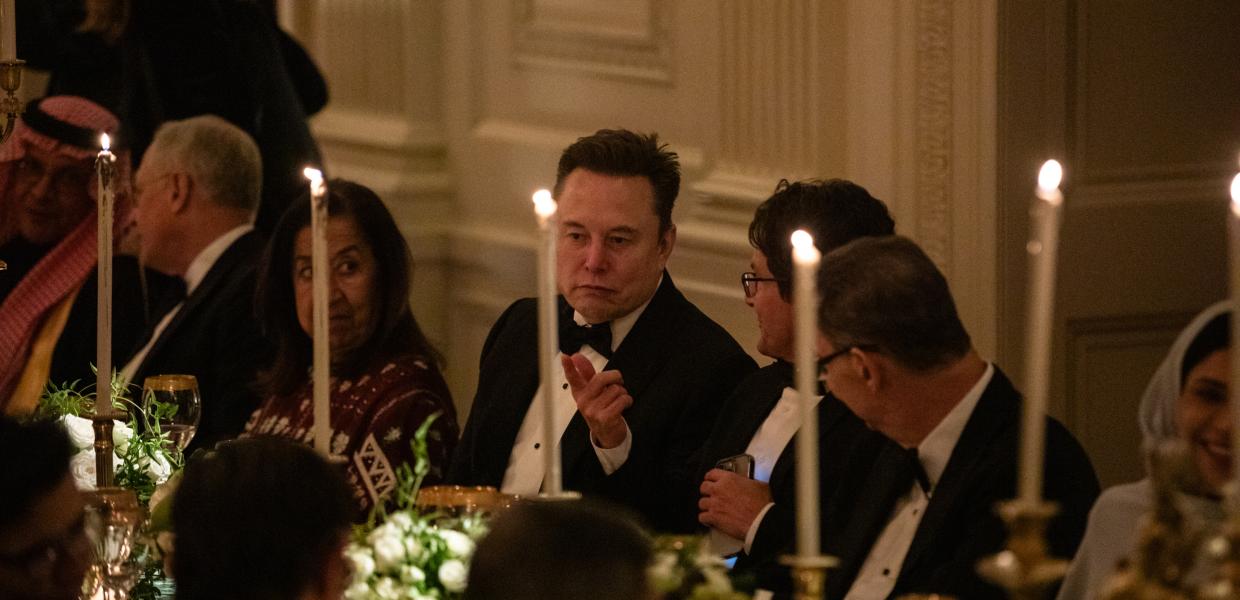  Elon Musk looks on at a dinner hosted by President Donald Trump and First Lady Melania Trump for Crown Prince and Prime Minister of the Kingdom of Saudi Arabia, Mohammed bin Salman