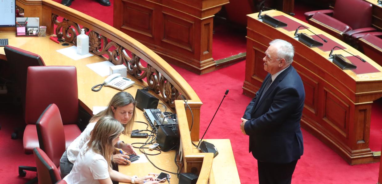 Ορκίστηκε και ανεξαρτητοποιείται ο Γιάννης Δραγασάκης
