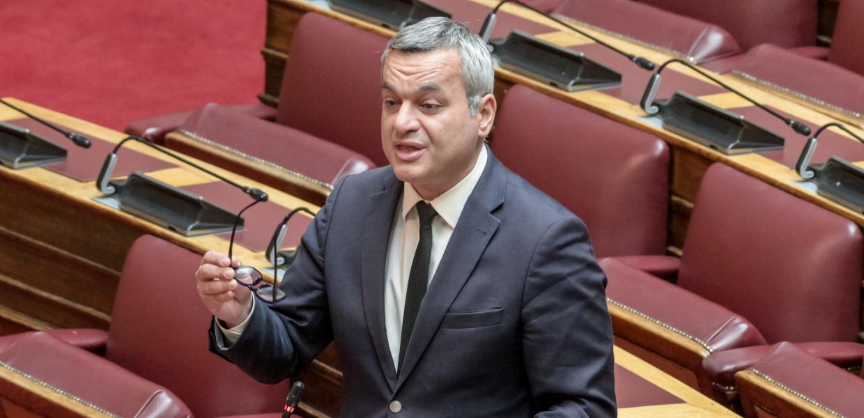 Ο Χάρης Μαμουλάκης