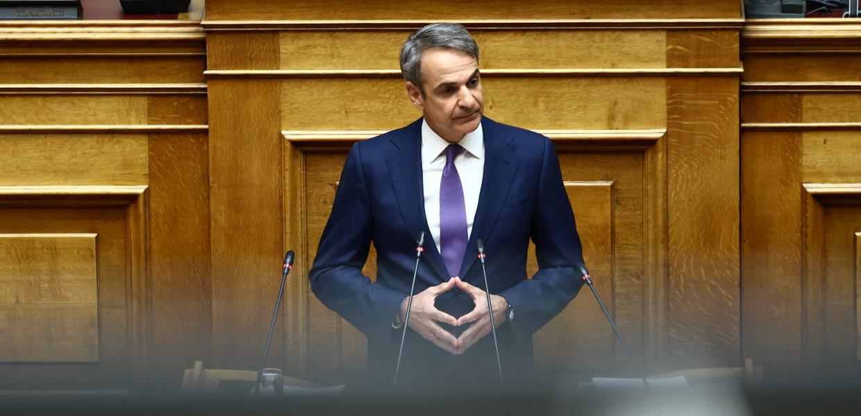 Ο Μητσοτάκης στο βήμα της Βουλής