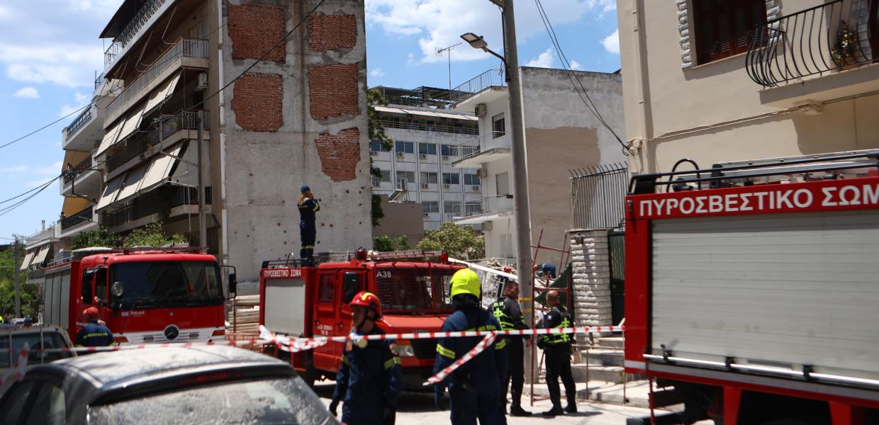 Κατάρρευση πολυκατοικίας στα Πετράλωνα