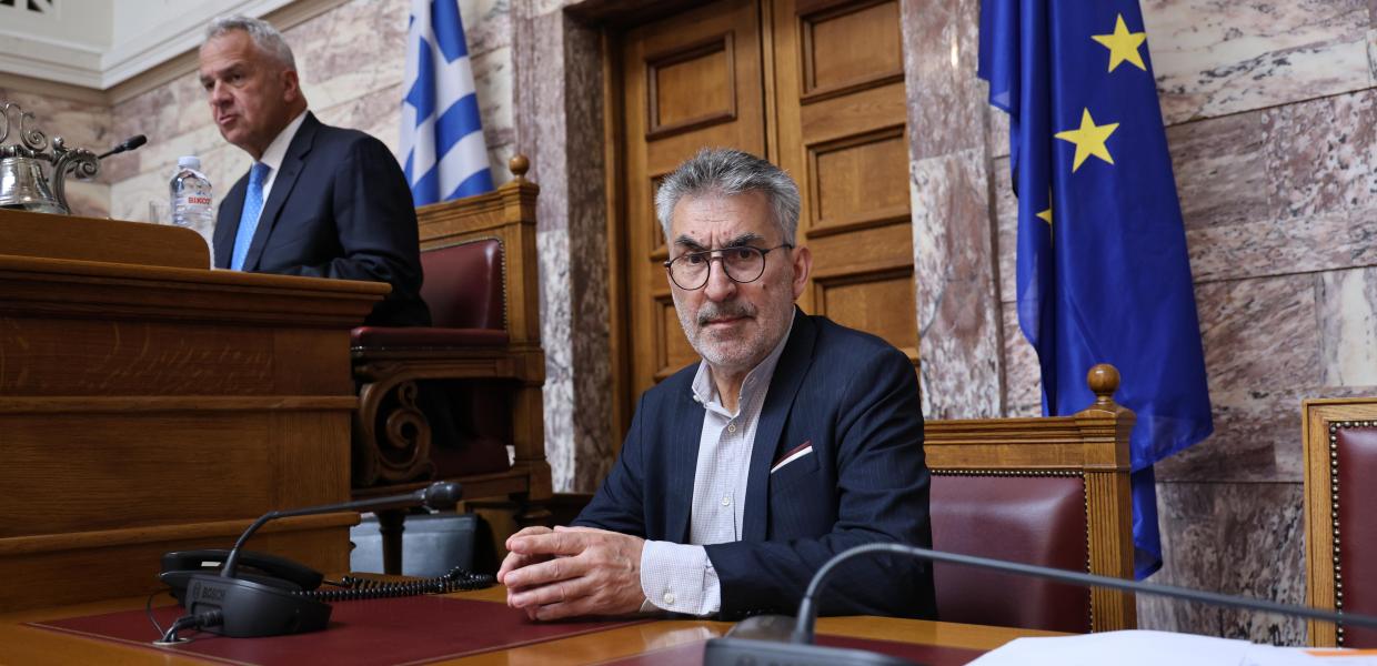 Ο Θεόφιλος Ξανθόπουλος στη συνεδρίαση της Επιτροπής Αναθεώρησης του Συντάγματος
