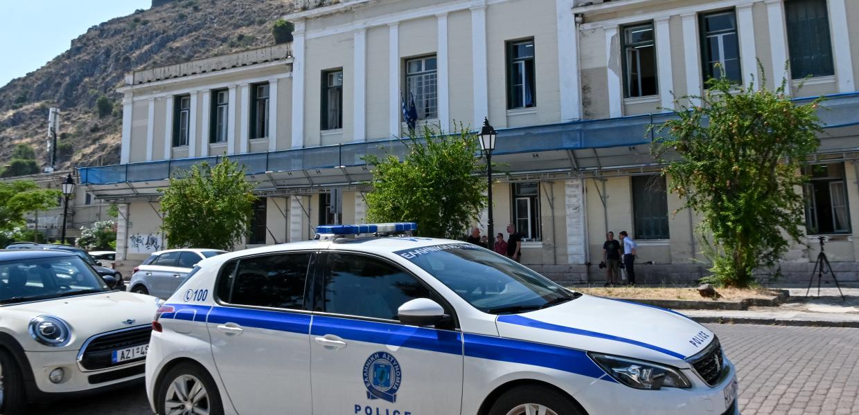 ΑΠΟΛΟΓΙΑ ΑΣΤΥΝΟΜΙΚΩΝ ΓΙΑ ΠΥΡΟΒΟΛΙΣΜΟ 20ΧΡΟΝΟΥ