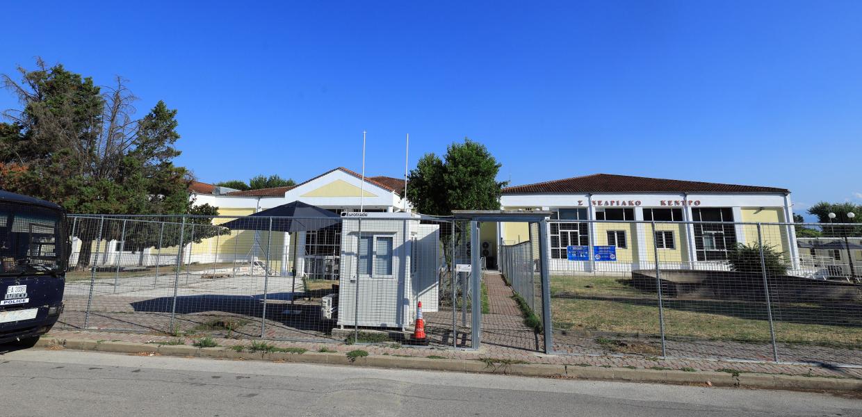 Η αίθουσα όπου πραγματοποιείται η δίκη για το σιδηροδρομικό δυστύχημα των Τεμπών στη Λάρισα