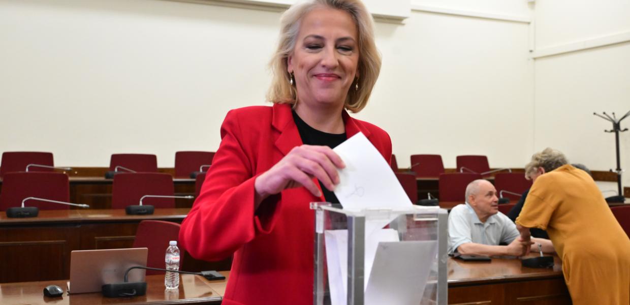 Η Ρένα Δούρου