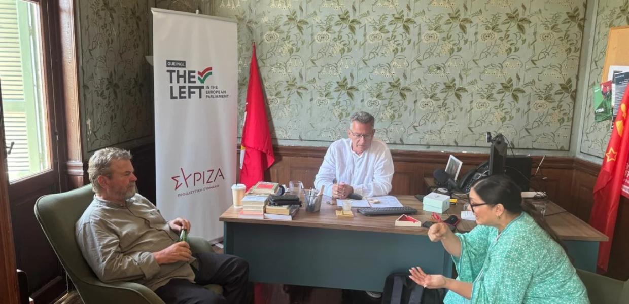 Συνάντηση του Κώστα Αρβανίτη με την πρόεδρο του Σωματείου Εργαζομένων της Estée Lauder Hellas, Άννα Αμαραντίδου