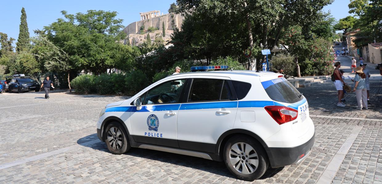 Περιπολικό στην Ακρόπολη