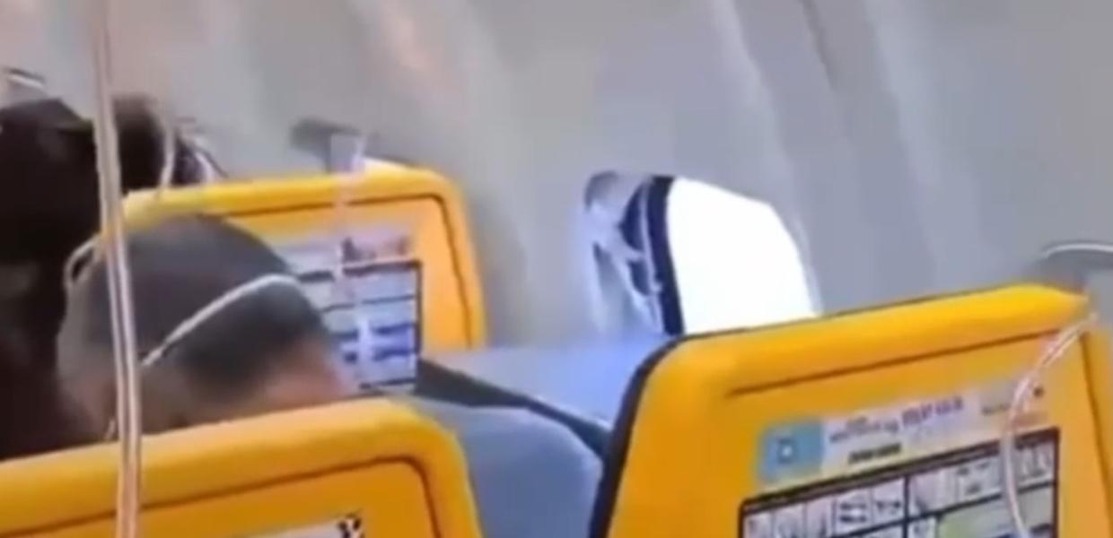 Σπασμένο παράθυρο στη πτήση της Ryanair από Θεσσαλονίκη