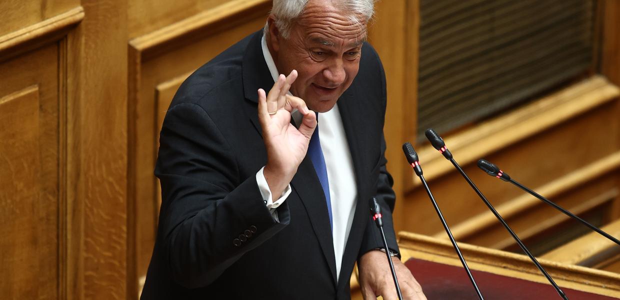 Ο Μάκης Βορίδης στο βήμα της Βουλής
